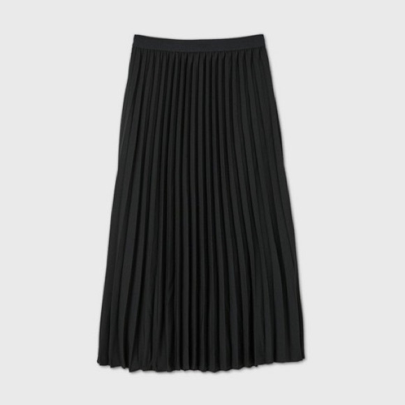 H&M Dresses & Skirts - NWOT pleated midi skirt